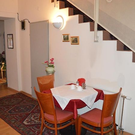 Bed and Breakfast Pension Walzerstadt Вена Экстерьер фото