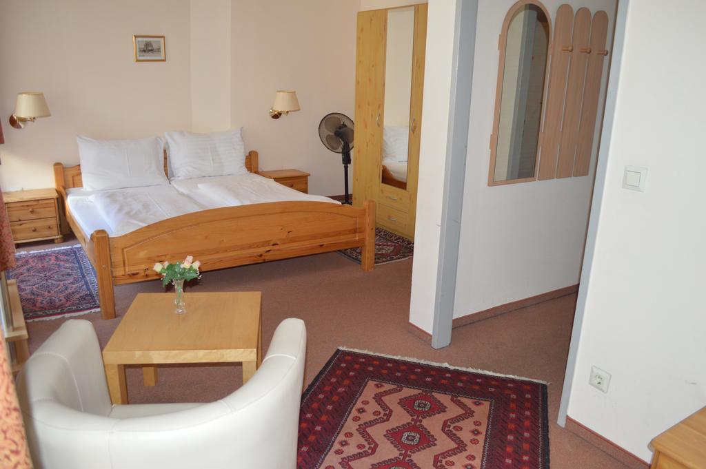 Hotel Pension Walzerstadt Вена Номер фото
