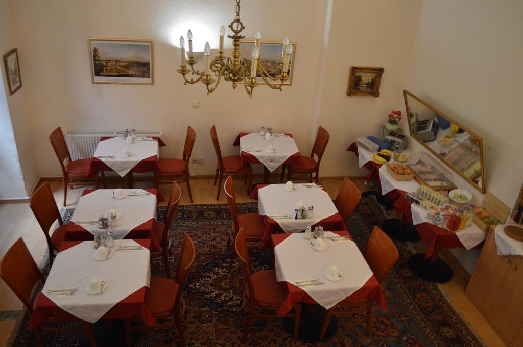 Bed and Breakfast Pension Walzerstadt Вена Экстерьер фото